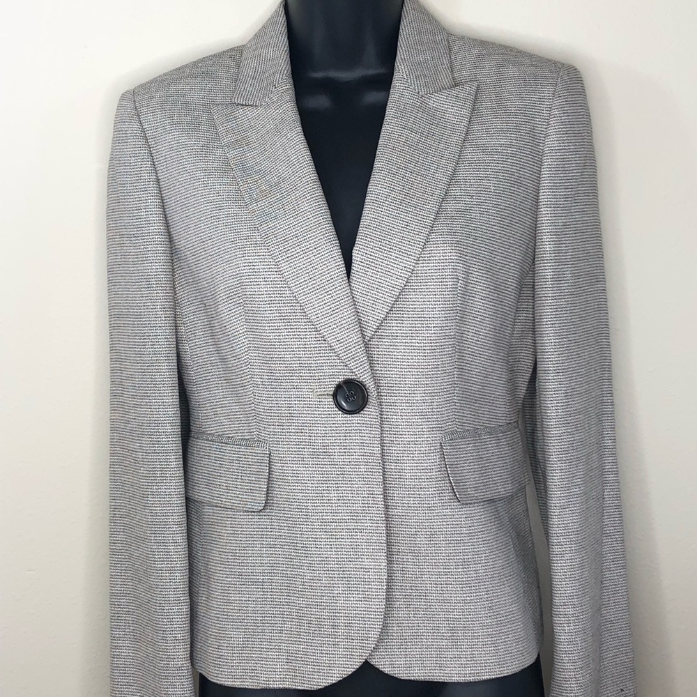 Kasper Separates- Chic Blazer-Size 2P
